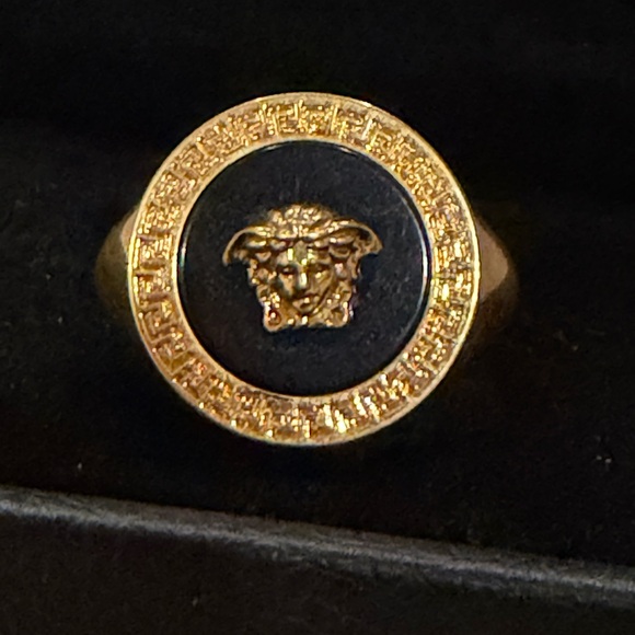 Versace ring - Picture 2 of 3